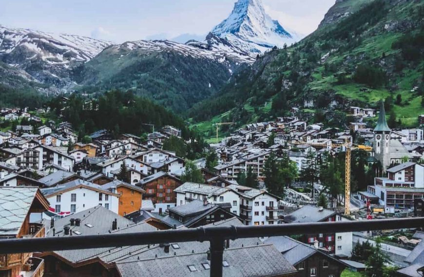 Take a look at how Switzerland has dealt with its heroin problem.