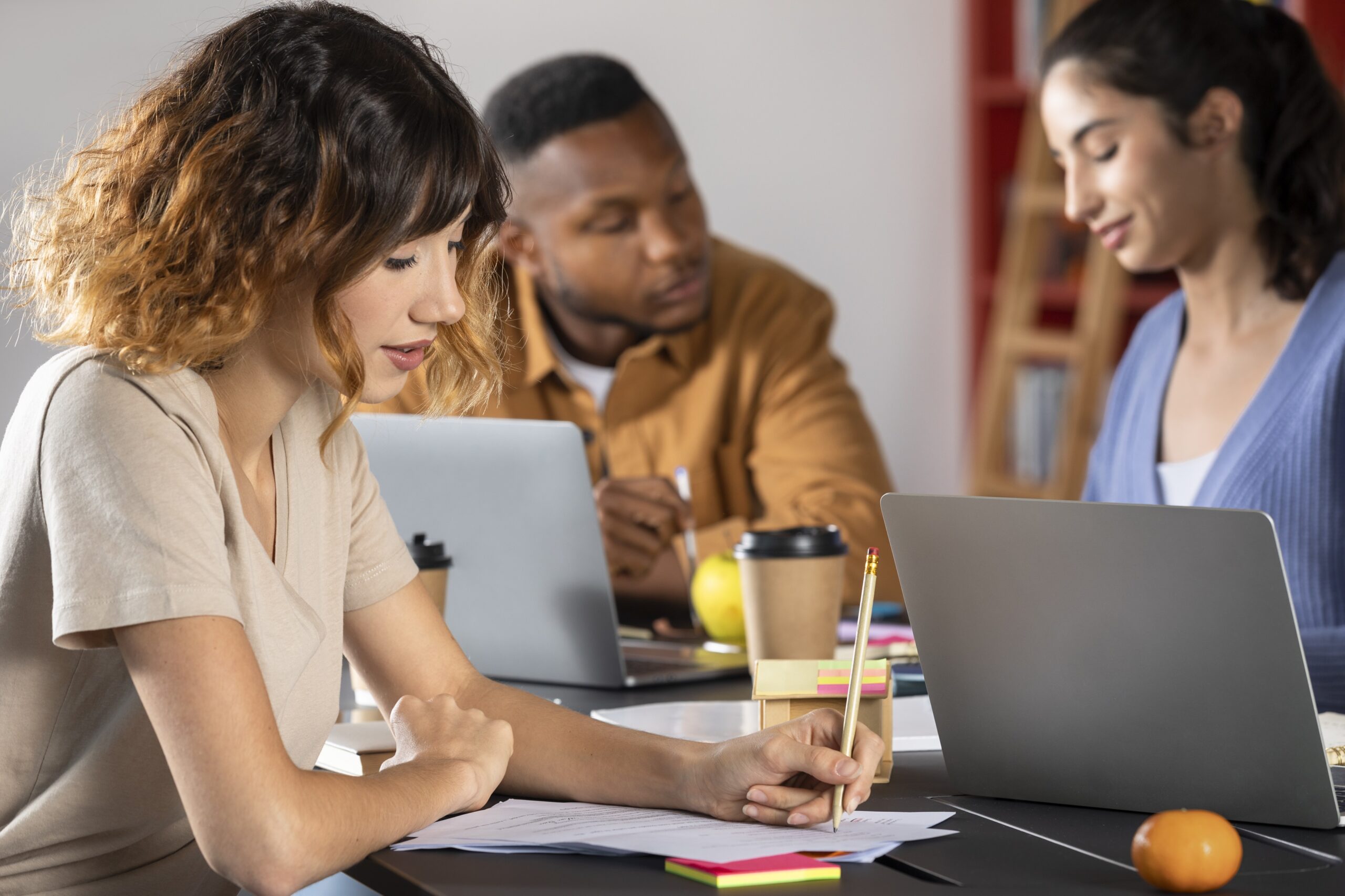 Conheça cinco cursos profissionalizantes que podem dar um up na sua carreira